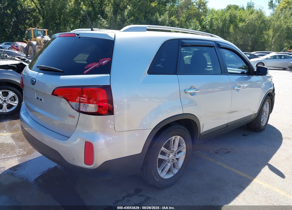 2015 KIA SORENTO VIN: 5XYKTCA65FG585195