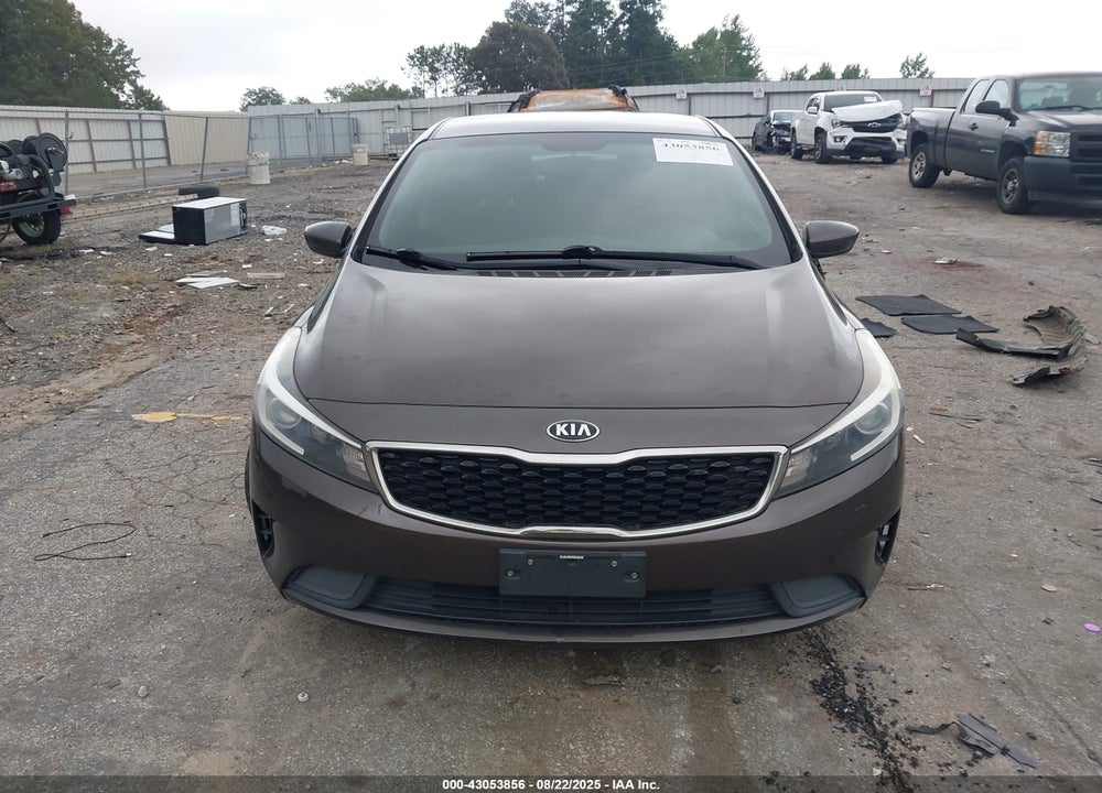 2017 KIA FORTE VIN: 3KPFK4A7XHE077825