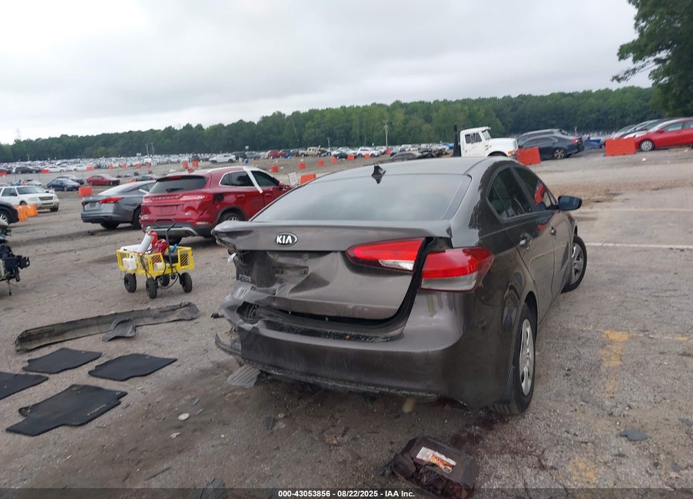 2017 KIA FORTE VIN: 3KPFK4A7XHE077825