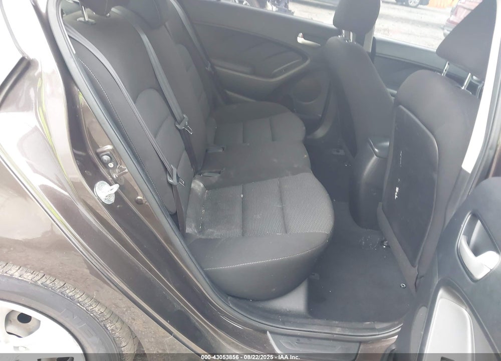 2017 KIA FORTE VIN: 3KPFK4A7XHE077825