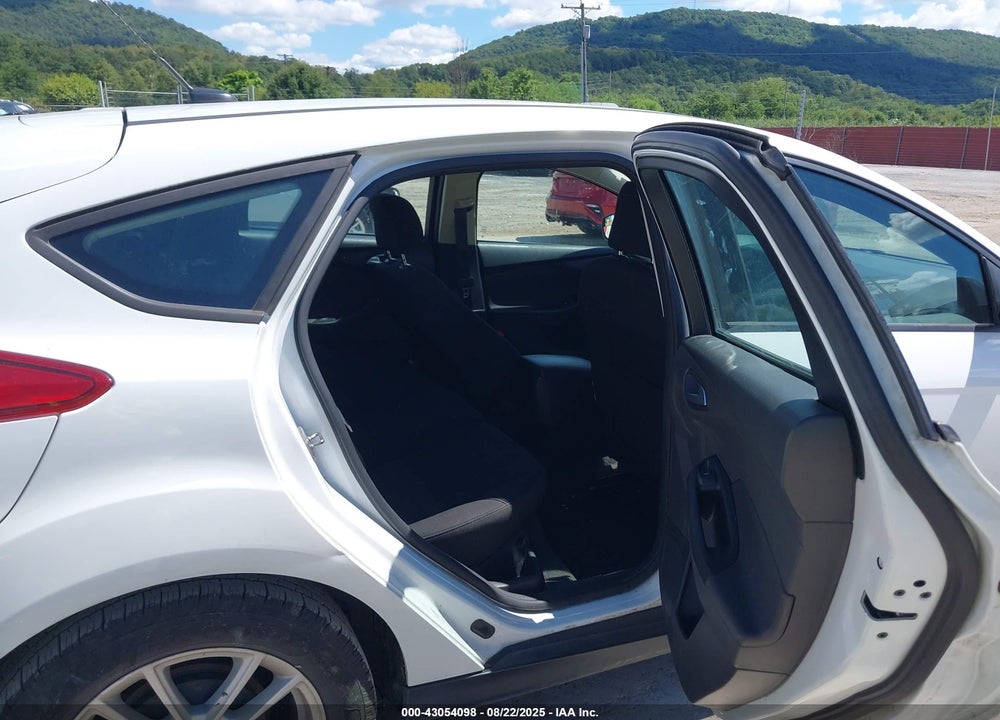 2018 FORD FOCUS VIN: 1FADP3K28JL288692