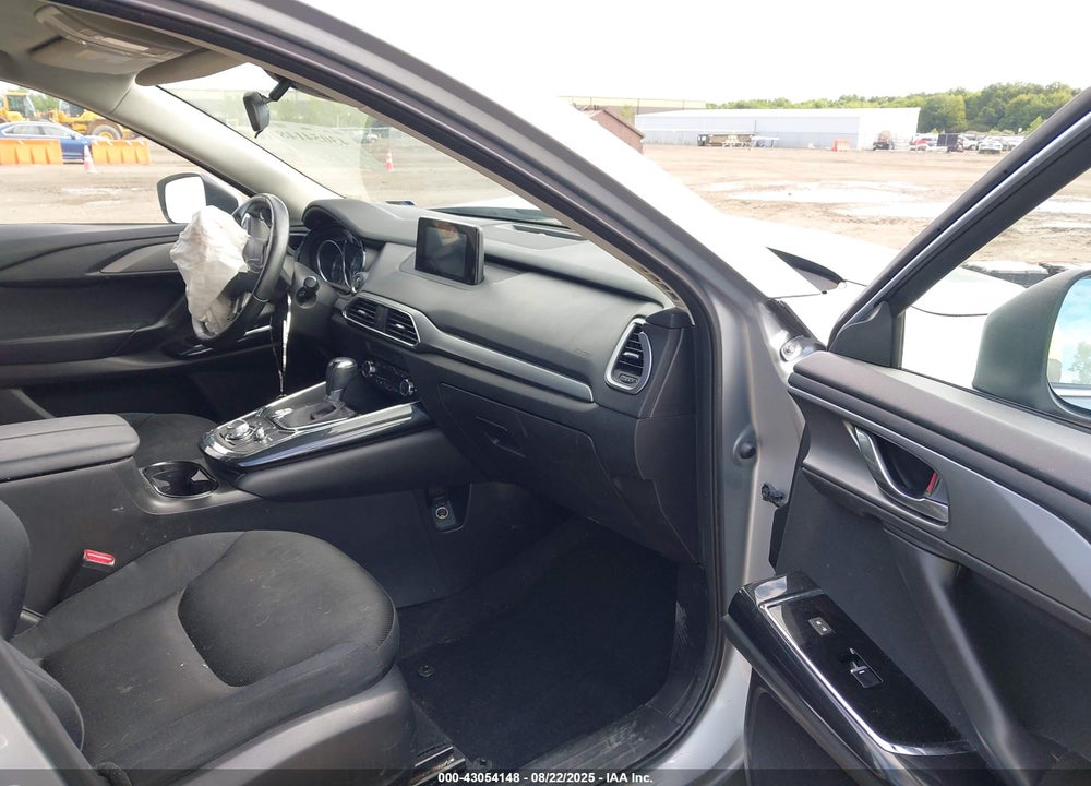 2018 MAZDA CX-9 VIN: JM3TCBBYXJ0227577
