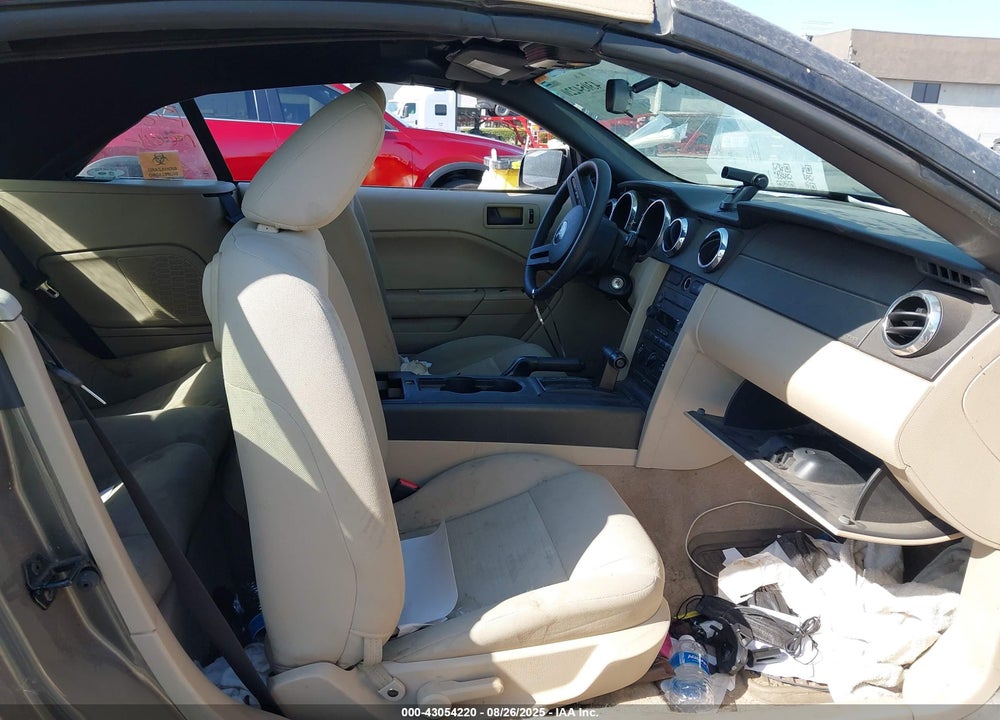 2005 FORD MUSTANG VIN: 1ZVFT84N555216729
