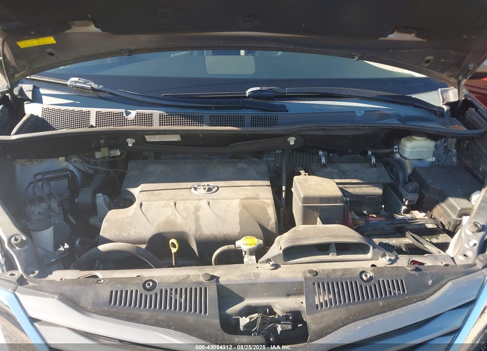 2014 TOYOTA SIENNA XLE V6 8 PASSENGER VIN: 5TDYK3DC6ES516726