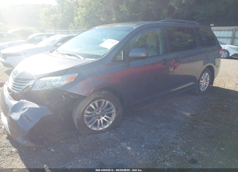 2014 TOYOTA SIENNA XLE V6 8 PASSENGER VIN: 5TDYK3DC6ES516726