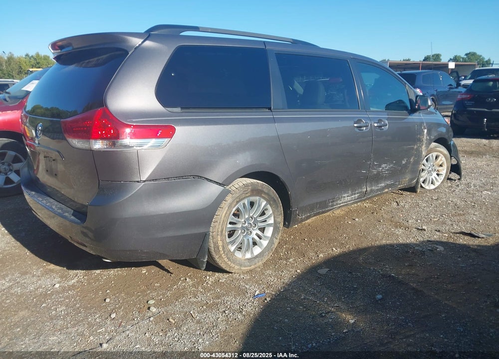 2014 TOYOTA SIENNA XLE V6 8 PASSENGER VIN: 5TDYK3DC6ES516726