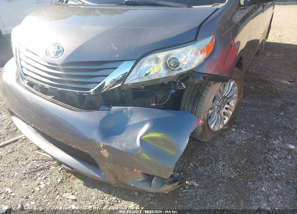 2014 TOYOTA SIENNA XLE V6 8 PASSENGER VIN: 5TDYK3DC6ES516726