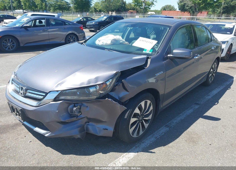 2015 HONDA ACCORD VIN: 1HGCR6F52FA003642