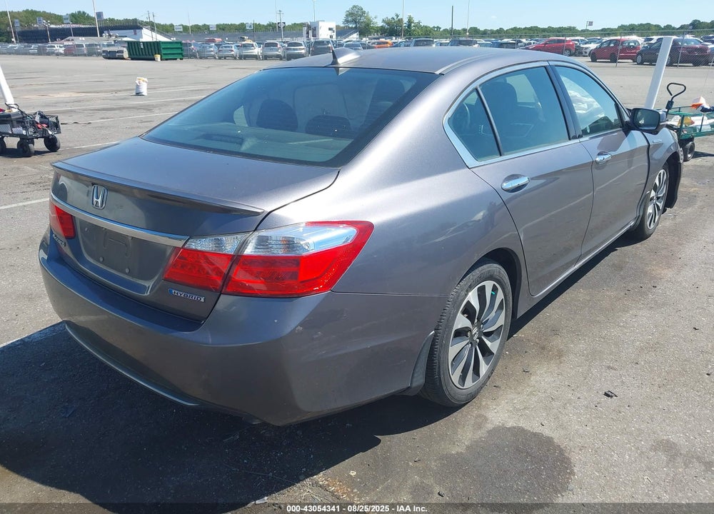 2015 HONDA ACCORD VIN: 1HGCR6F52FA003642