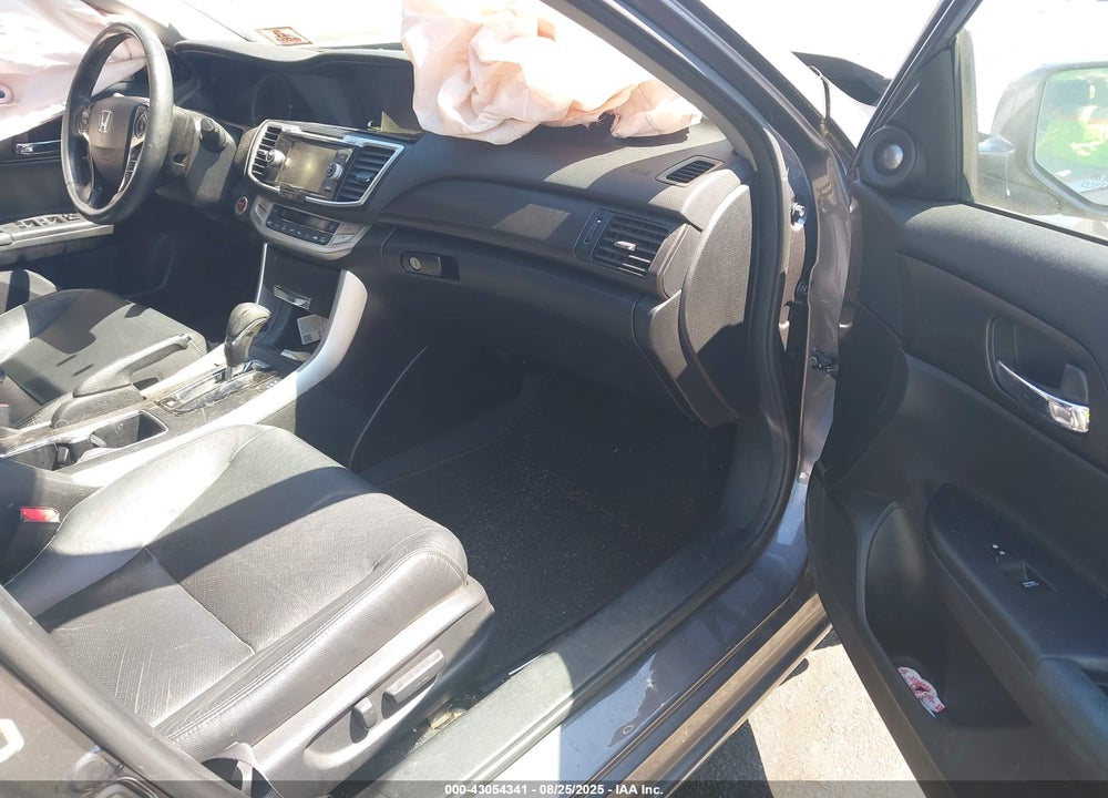 2015 HONDA ACCORD VIN: 1HGCR6F52FA003642