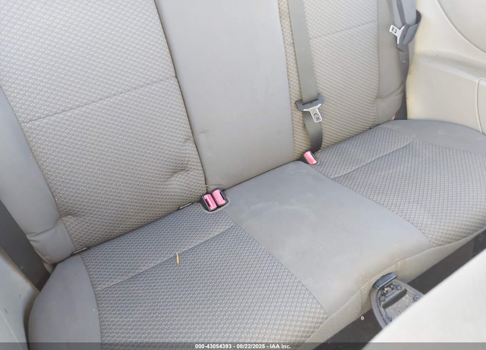 2005 FORD FOCUS ZX3 VIN: 3FAFP31N65R151469