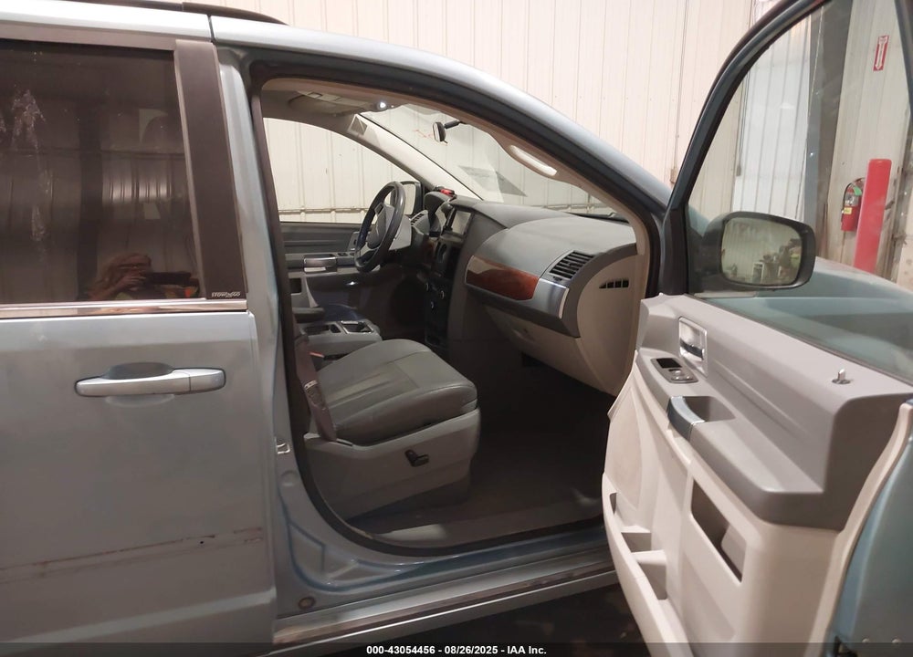 2008 CHRYSLER TOWN & COUNTRY TOURING VIN: 2A8HR54P88R607321