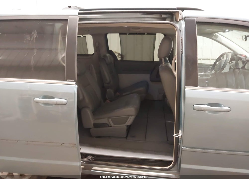 2008 CHRYSLER TOWN & COUNTRY TOURING VIN: 2A8HR54P88R607321