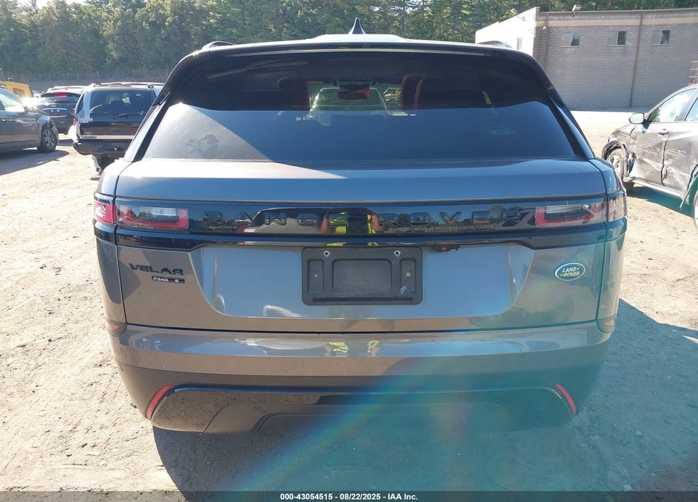 2019 LAND ROVER RANGE ROVER VELAR VIN: SALYB2FV4KA227161