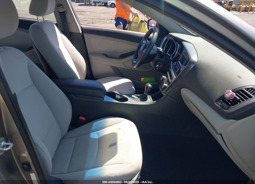 2015 KIA OPTIMA VIN: 5XXGM4A75FG464656