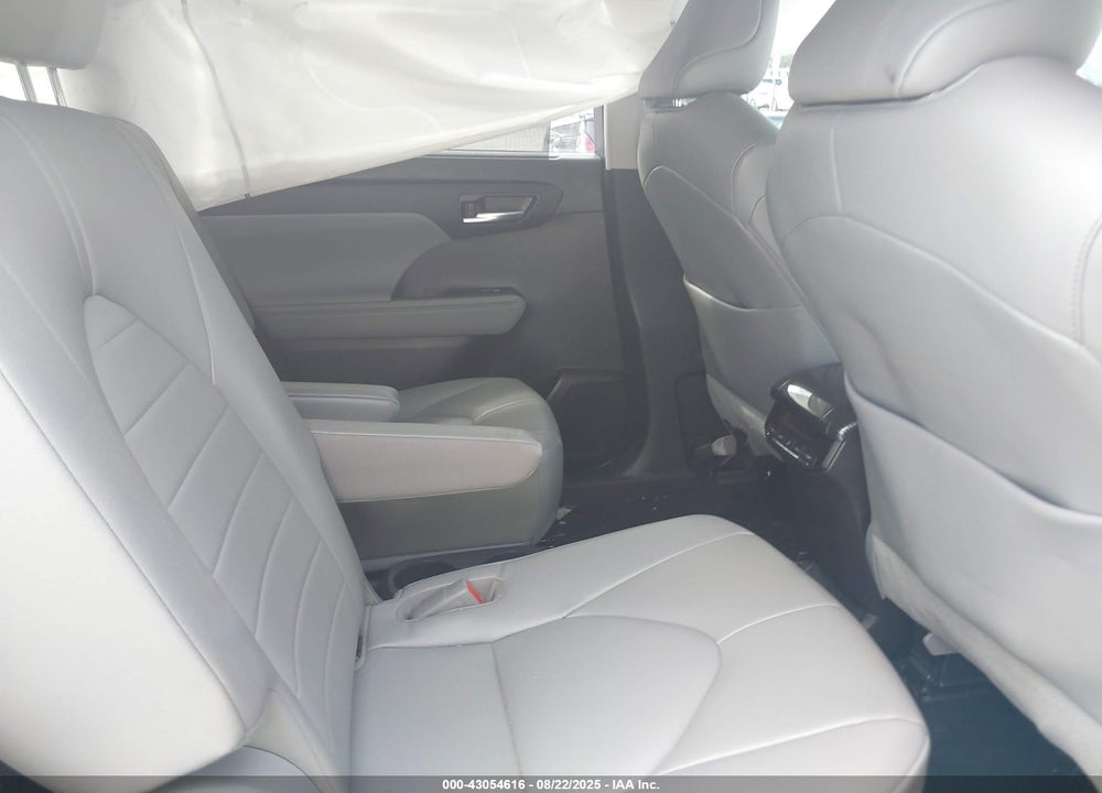 2022 TOYOTA HIGHLANDER VIN: 5TDGZRAH5NS554636