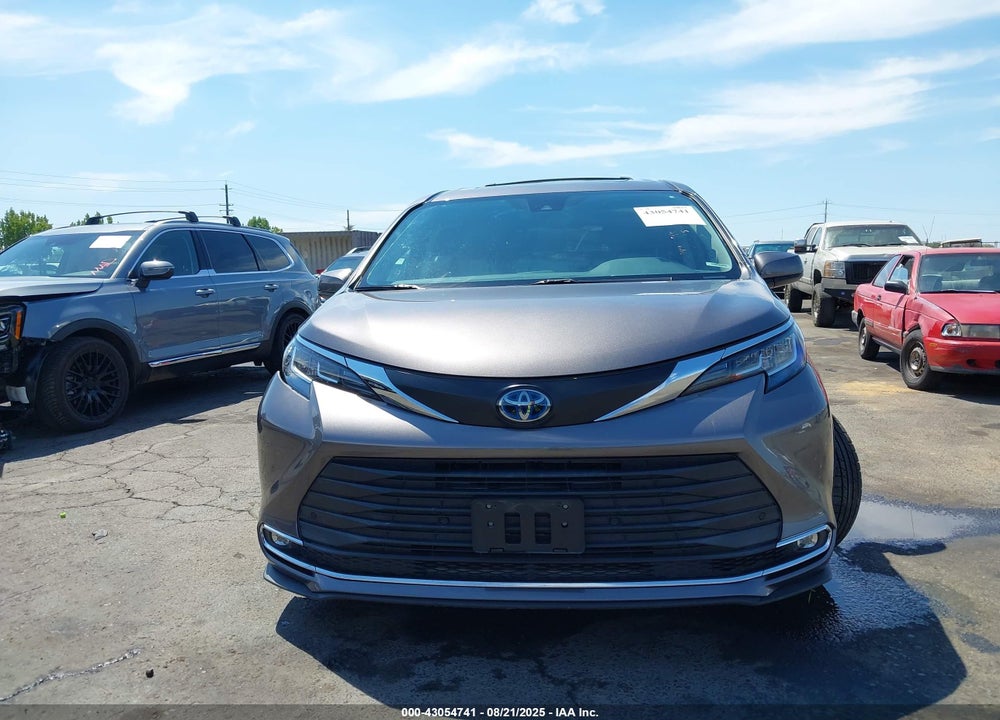 2021 TOYOTA SIENNA XLE VIN: 5TDJSKFC0MS028170
