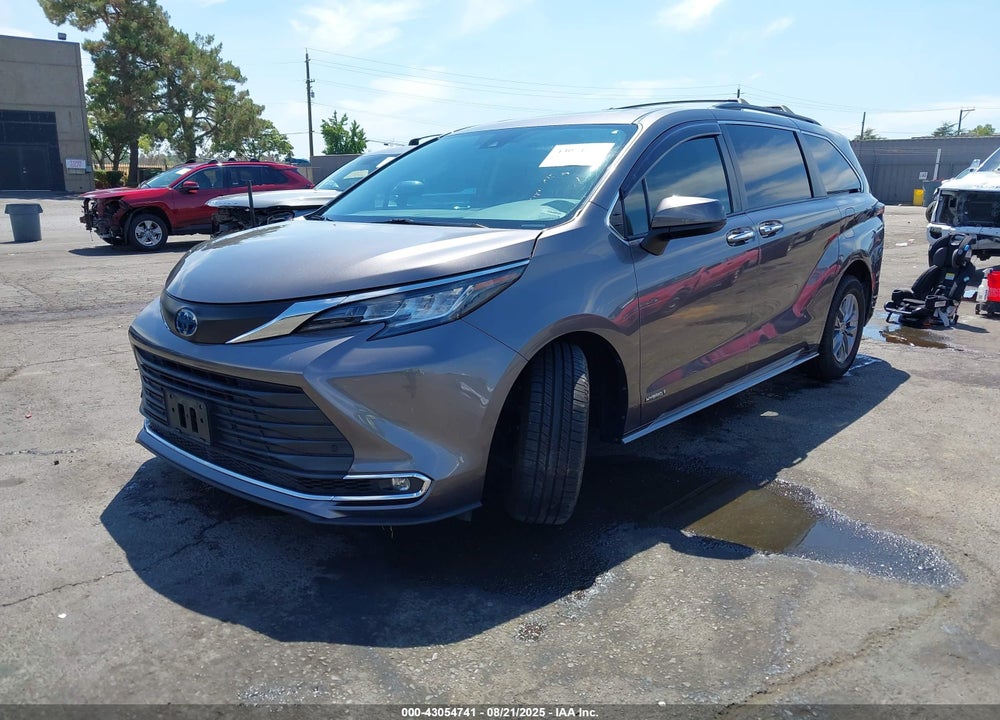 2021 TOYOTA SIENNA XLE VIN: 5TDJSKFC0MS028170