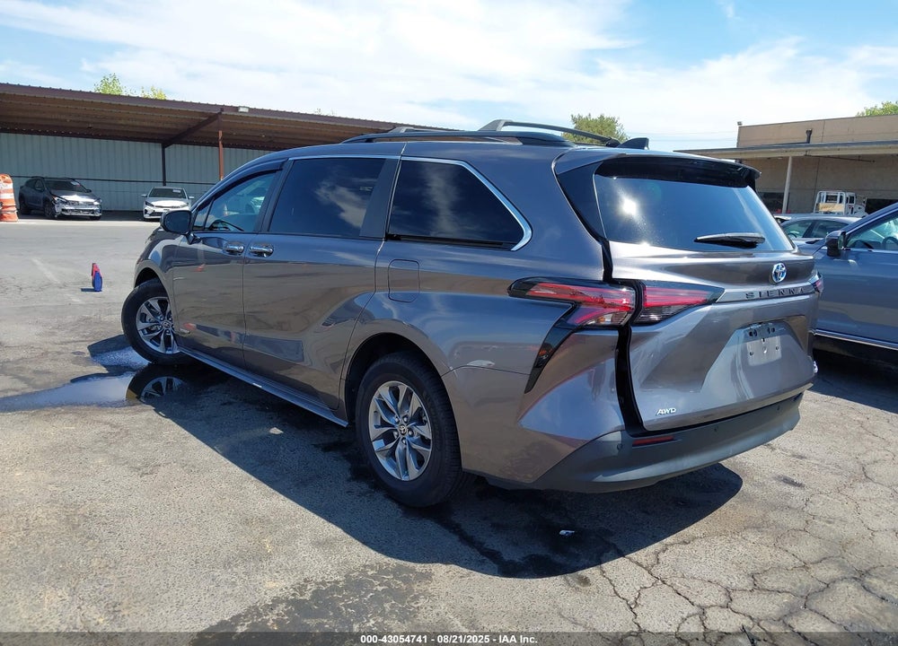2021 TOYOTA SIENNA XLE VIN: 5TDJSKFC0MS028170