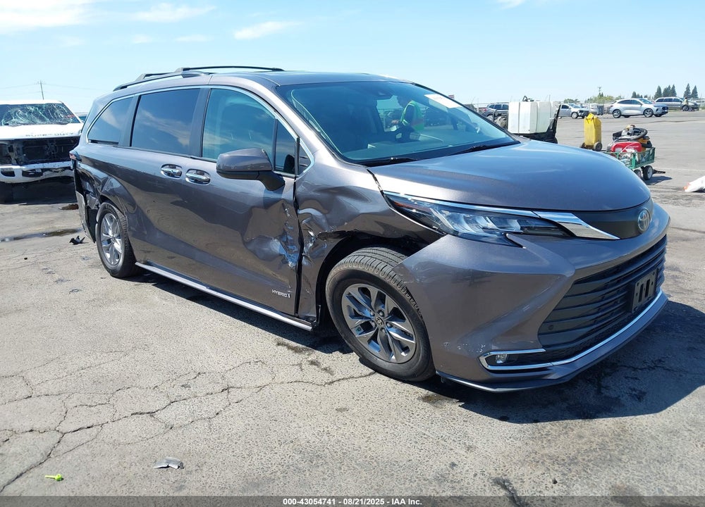 2021 TOYOTA SIENNA XLE VIN: 5TDJSKFC0MS028170