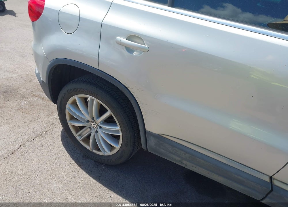 2013 VOLKSWAGEN TIGUAN SE VIN: WVGAV7AX2DW528597