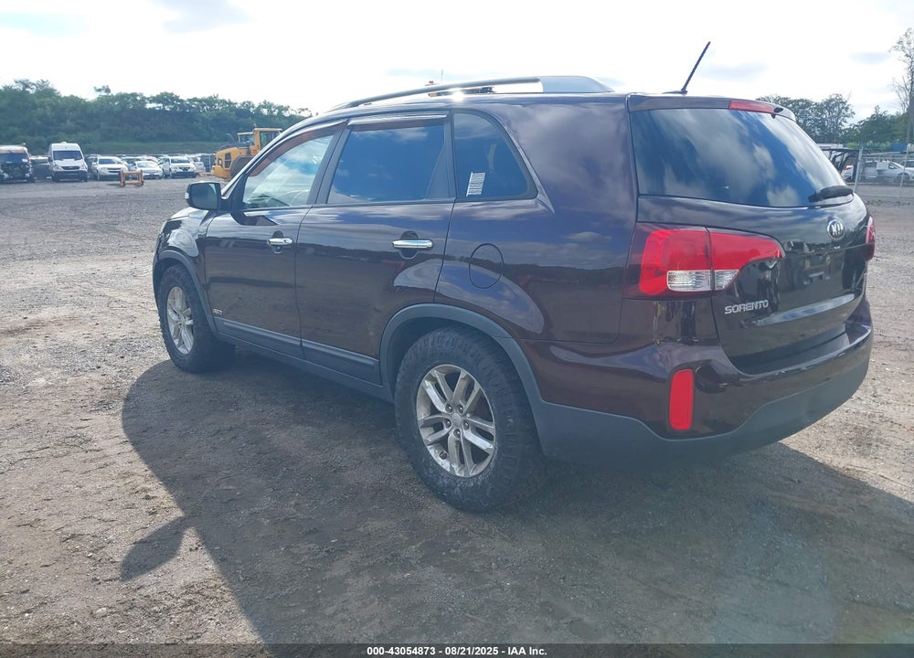 2015 KIA SORENTO VIN: 5XYKTCA62FG651623