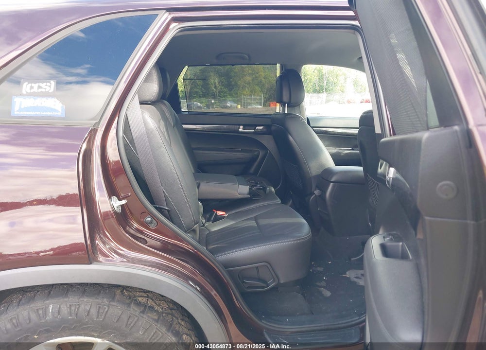 2015 KIA SORENTO VIN: 5XYKTCA62FG651623