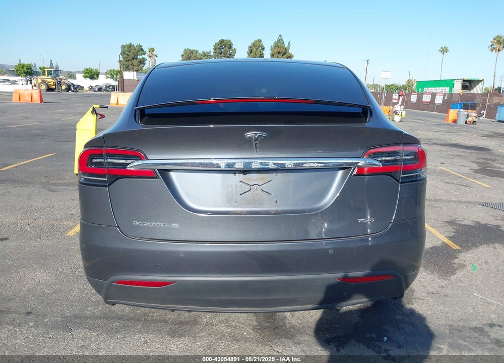 2018 TESLA MODEL X VIN: 5YJXCAE24JF137323