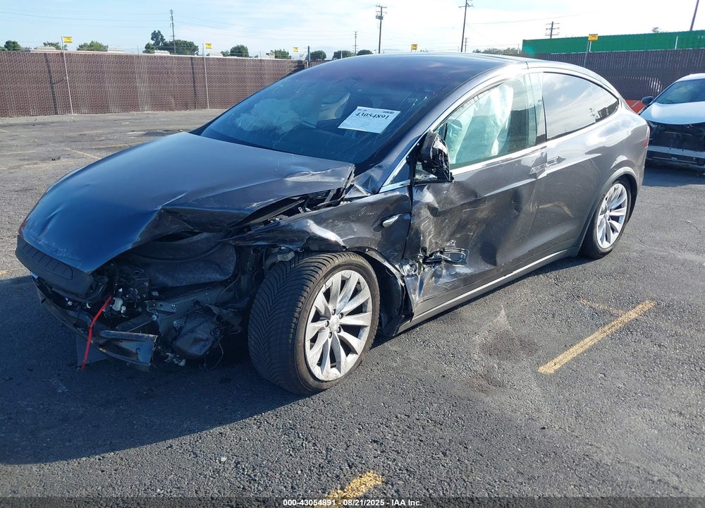 2018 TESLA MODEL X VIN: 5YJXCAE24JF137323