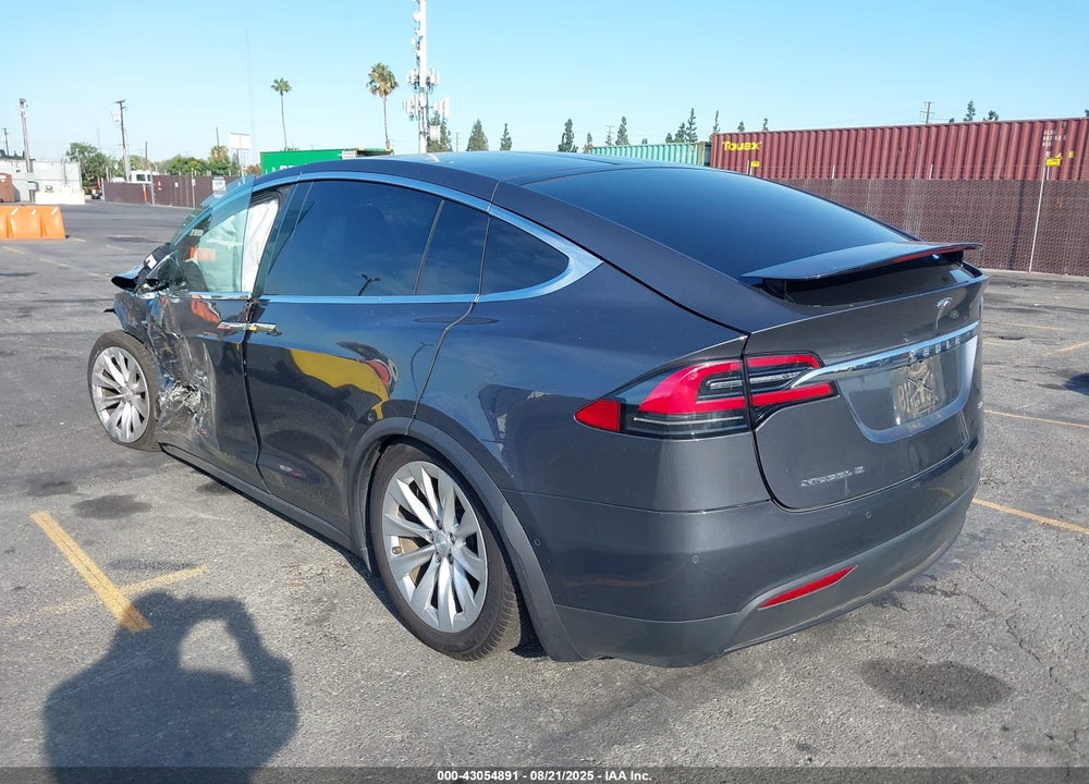 2018 TESLA MODEL X VIN: 5YJXCAE24JF137323