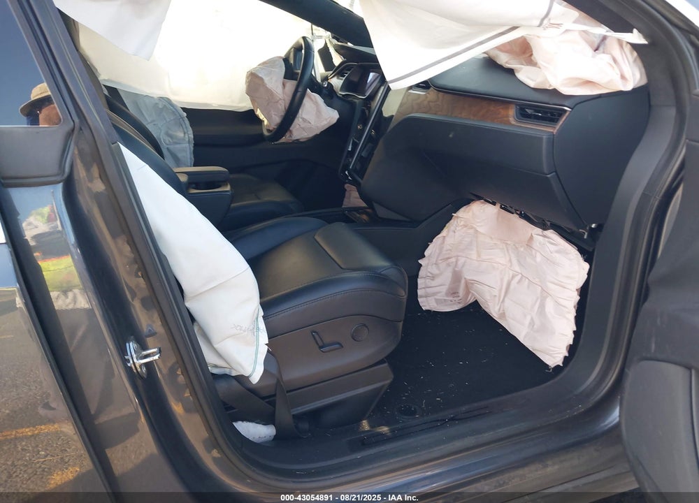 2018 TESLA MODEL X VIN: 5YJXCAE24JF137323