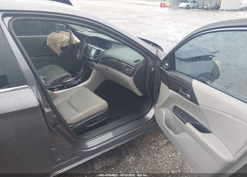 2016 HONDA ACCORD VIN: 1HGCR2F88GA236493