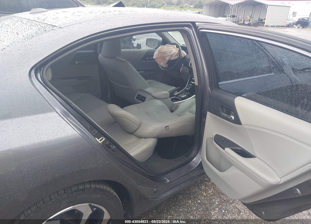 2016 HONDA ACCORD VIN: 1HGCR2F88GA236493