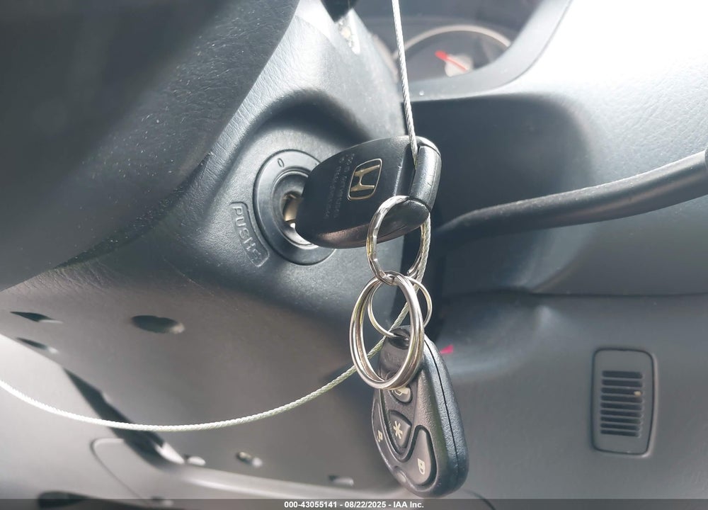 2006 HONDA PILOT LX VIN: 5FNYF181X6B007827