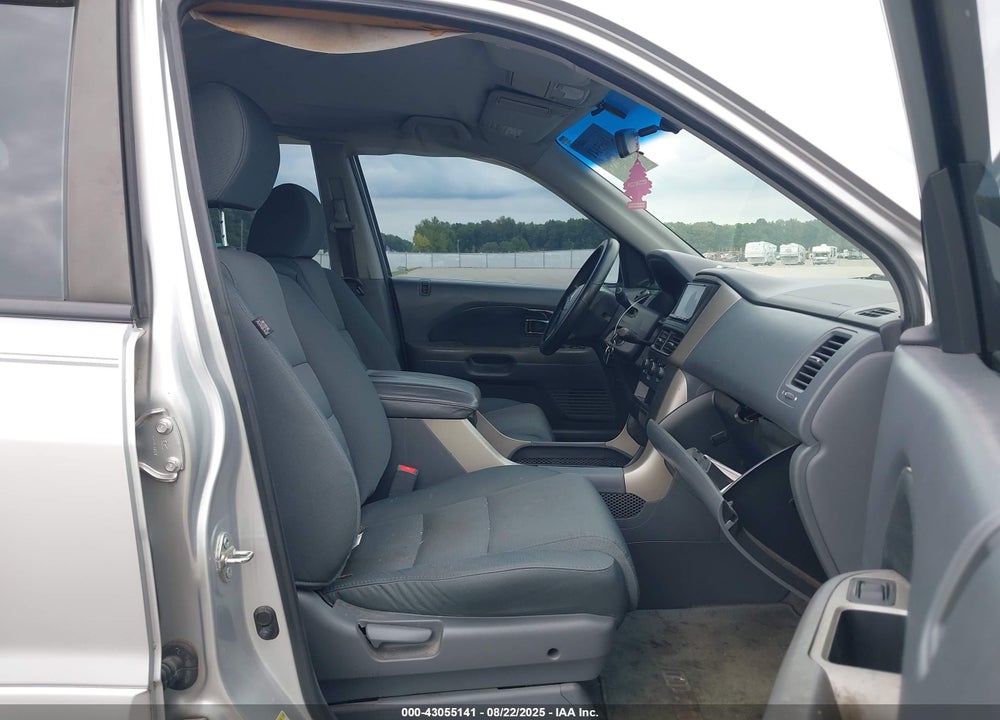 2006 HONDA PILOT LX VIN: 5FNYF181X6B007827
