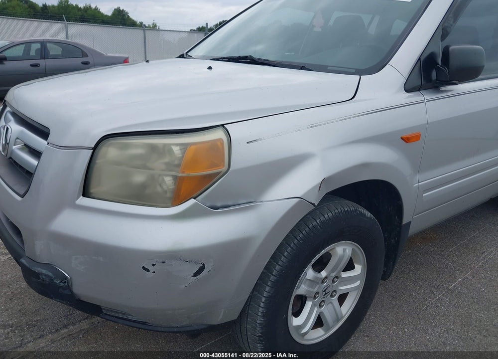 2006 HONDA PILOT LX VIN: 5FNYF181X6B007827