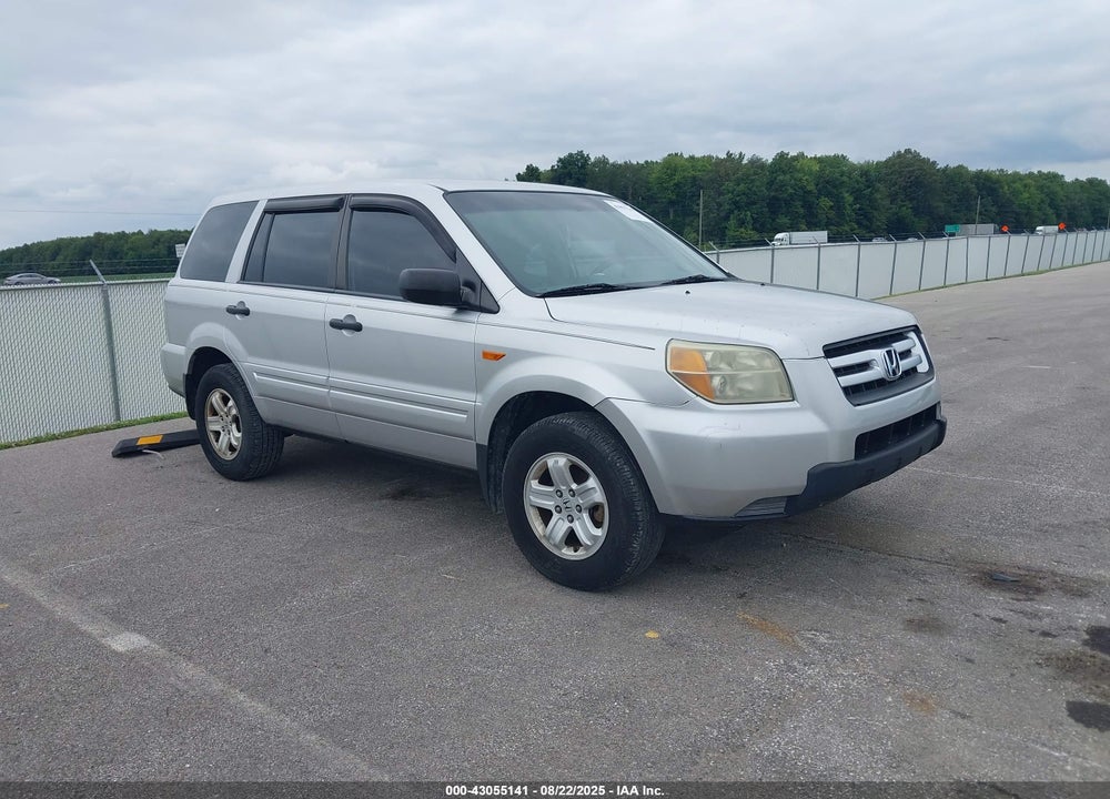 2006 HONDA PILOT LX VIN: 5FNYF181X6B007827