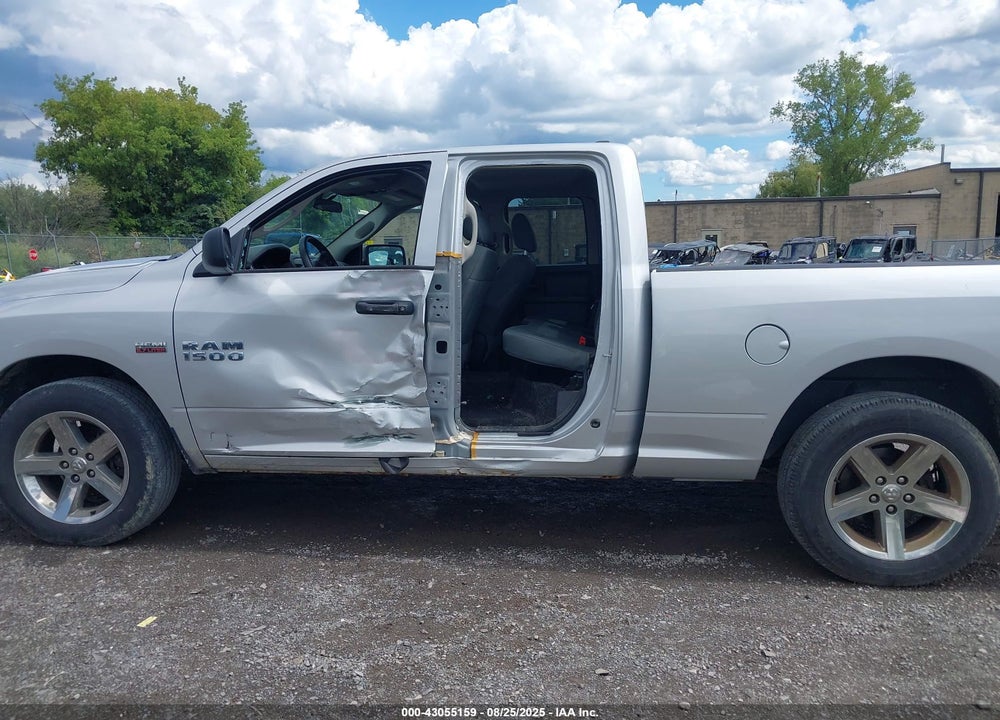 2018 RAM 1500 EXPRESS 4X4 6'4 BOX VIN: 1C6RR7FT3JS139950
