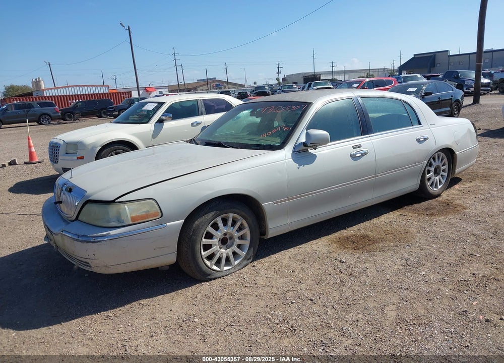 2007 LINCOLN TOWN CAR SIGNATURE VIN: 1LNHM81V97Y601947
