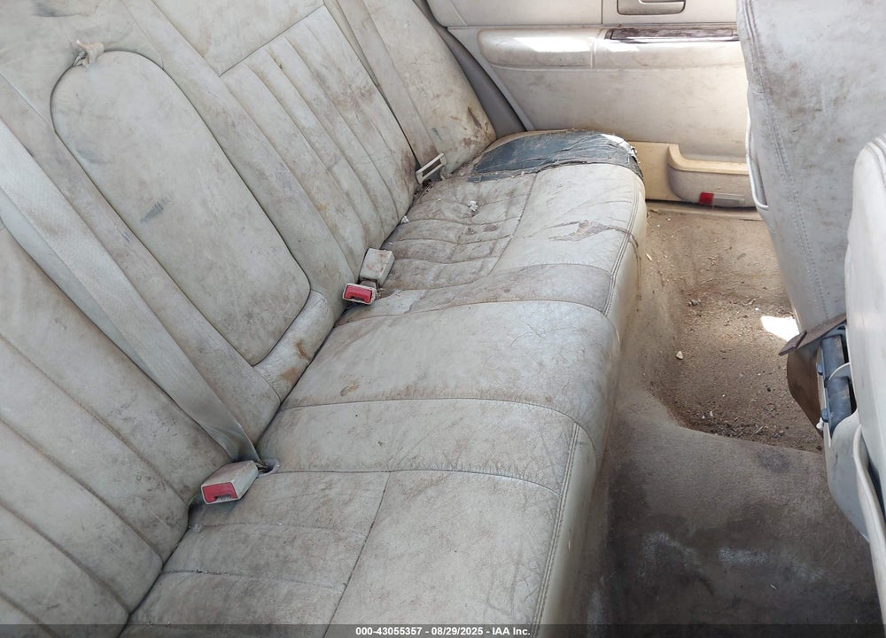 2007 LINCOLN TOWN CAR SIGNATURE VIN: 1LNHM81V97Y601947