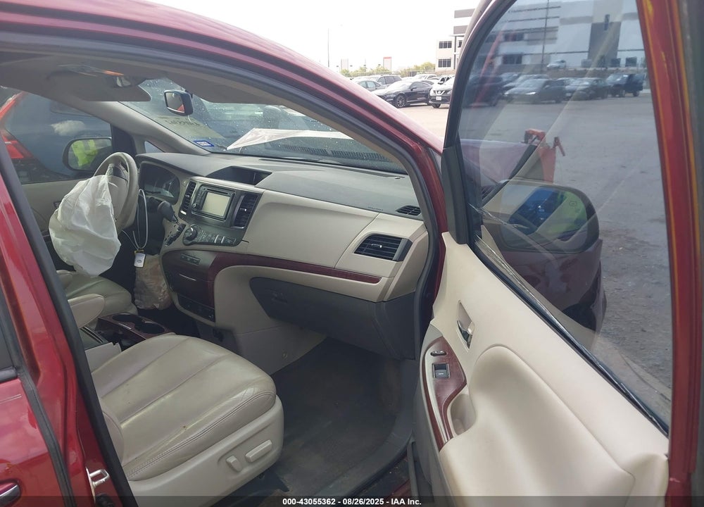 2013 TOYOTA SIENNA VIN: 5TDYK3DC3DS327532