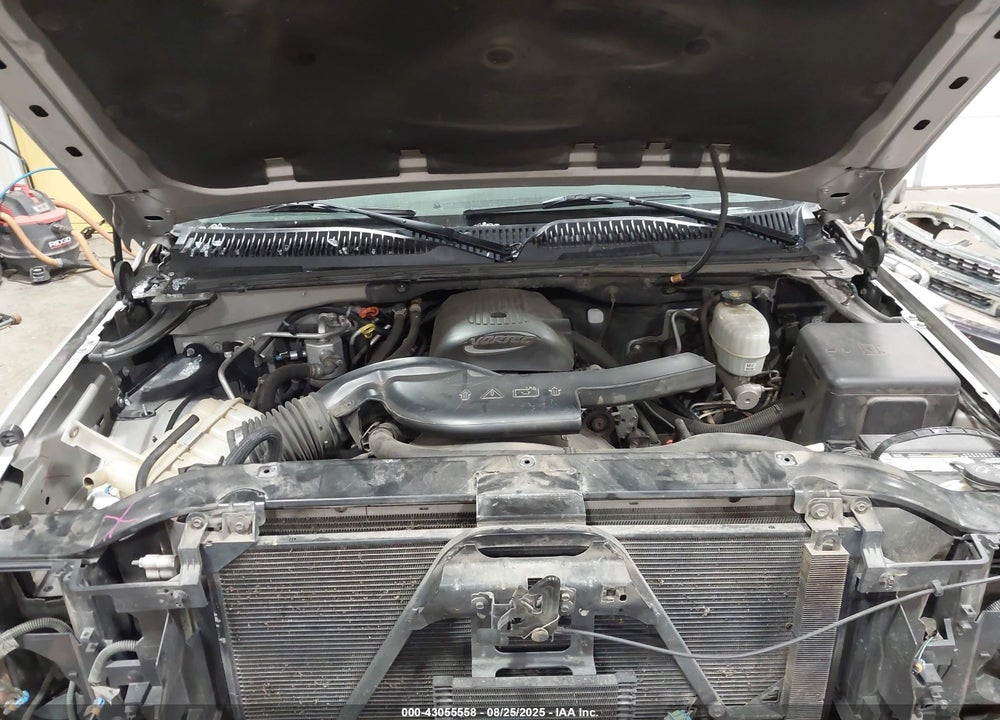 2004 CHEVROLET TAHOE LS VIN: 1GNEK13Z04J278758