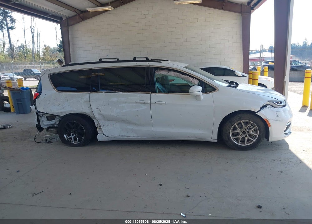 2022 CHRYSLER PACIFICA TOURING L VIN: 2C4RC1BG8NR150529
