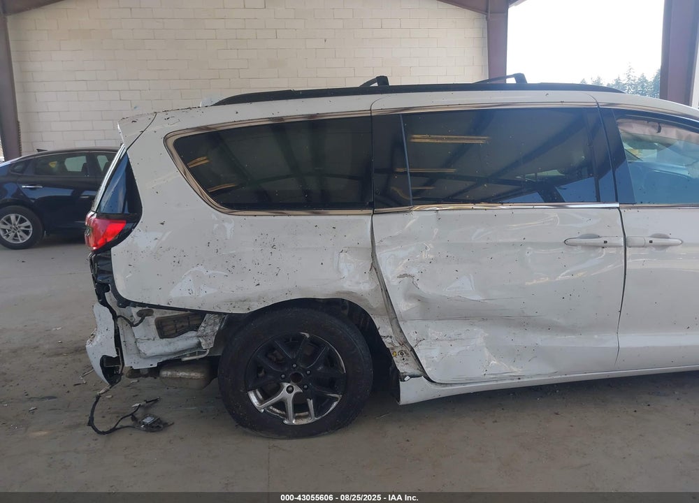 2022 CHRYSLER PACIFICA TOURING L VIN: 2C4RC1BG8NR150529