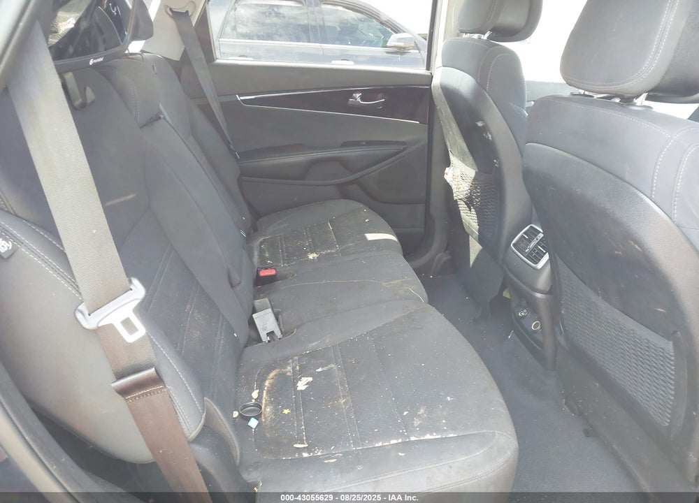 2016 KIA SORENTO 2.4L LX VIN: 5XYPG4A37GG098619