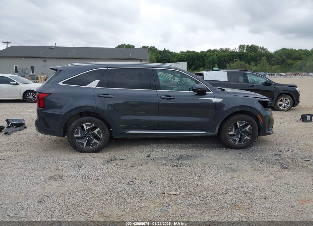 2021 KIA SORENTO HYBRID VIN: KNDRH4LG0M5019057