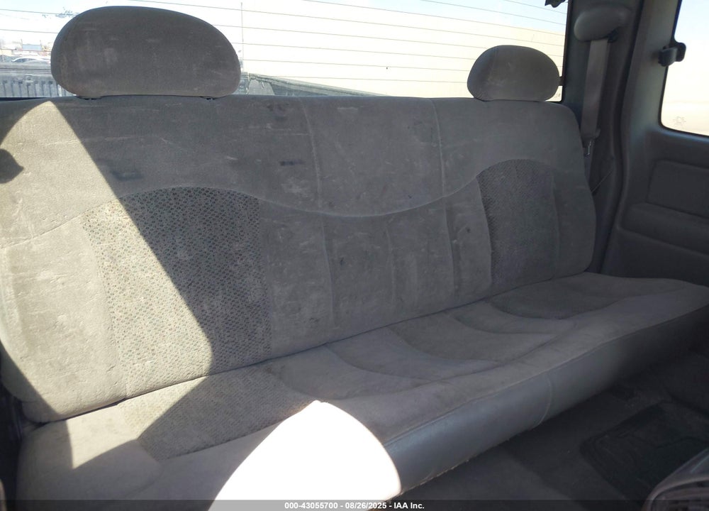 2000 CHEVROLET SILVERADO 2500 LS VIN: 1GCGK29U9YE339428