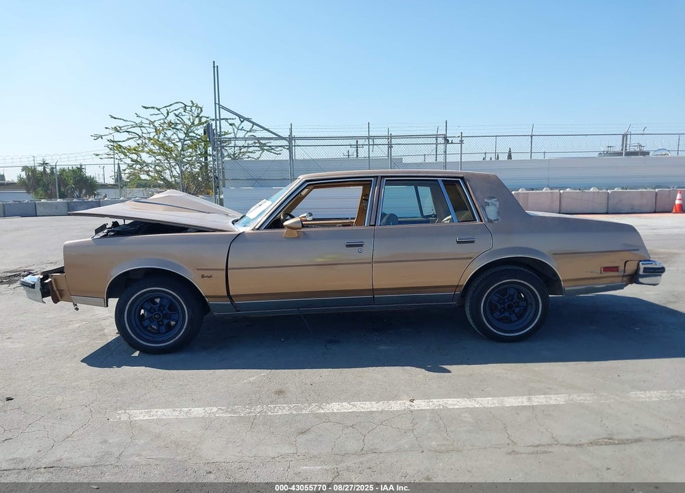 1982 OLDSMOBILE CUTLASS SUPREME VIN: 1G3AR69A0CM581084