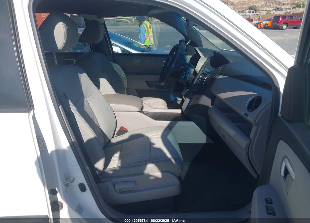 2013 HONDA PILOT LX VIN: 5FNYF3H21DB004963