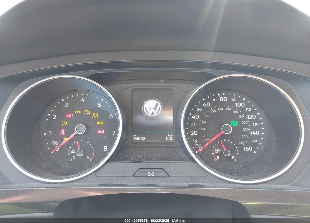 2018 VOLKSWAGEN TIGUAN VIN: 3VV3B7AX1JM005784